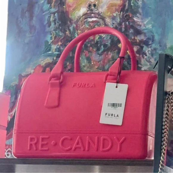 Furla🪢 NWT RE-CANDY Bag in Grenadine - Picture 3 of 4